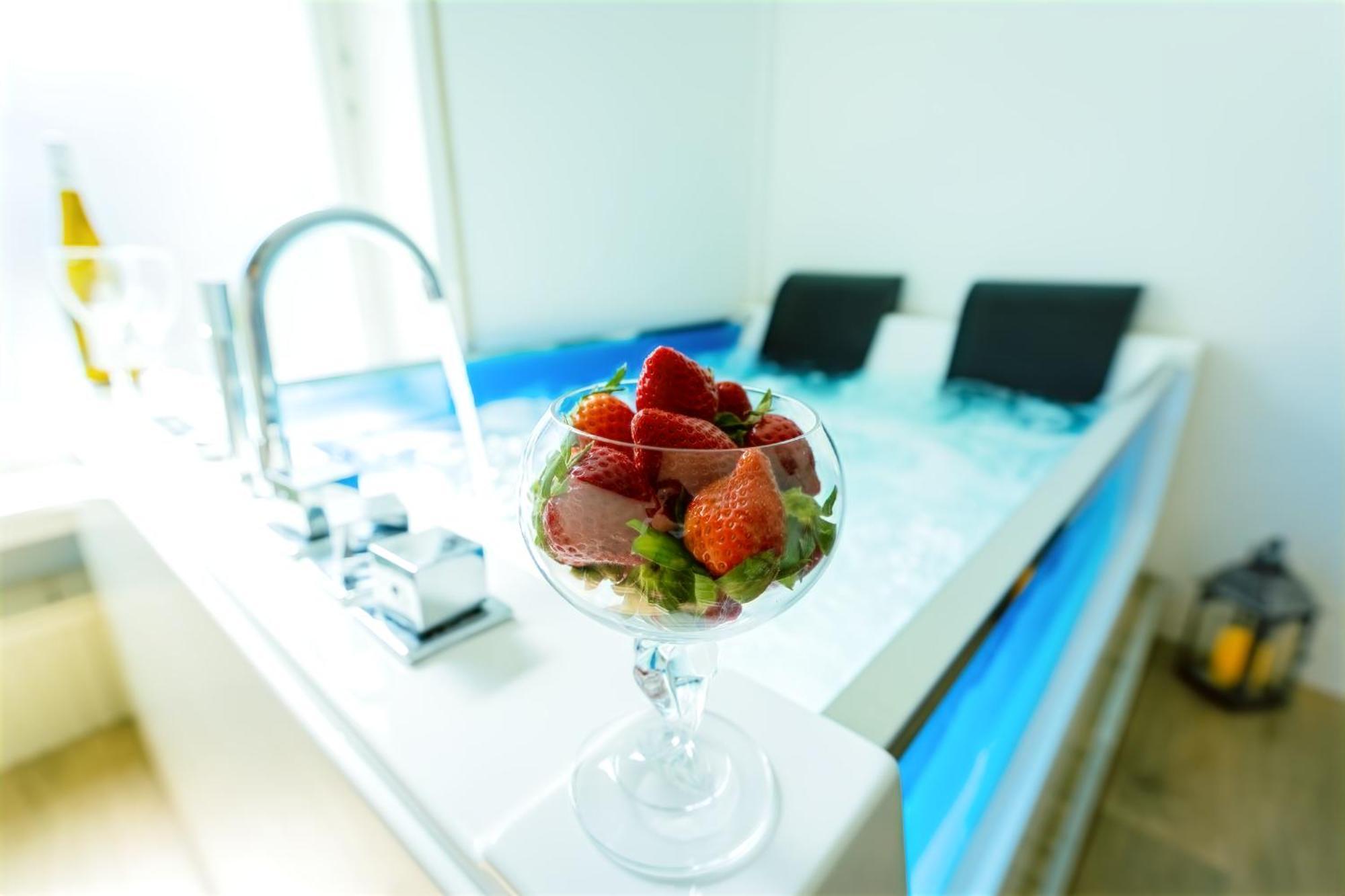 The Big Muenster Fuer Bis Zu 12, Whirlpool, Sauna, Zentral, Tischfussball, Balkon, Gasgrill أولم المظهر الخارجي الصورة